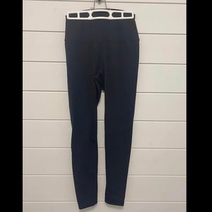 Size 6 - Women Lululemon align leggings - Black